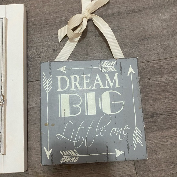 Bundle of 2 Nursery Room Frames - Picture 2 of 5